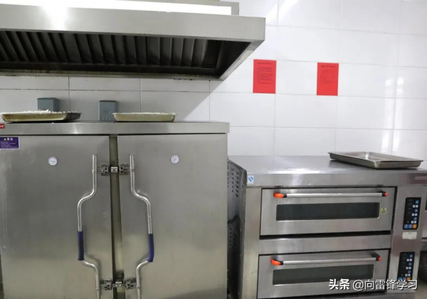 “刀光劍影”,這次的飯菜有“硝煙味”! “刀光劍影”,這次的飯菜有“硝煙味”!