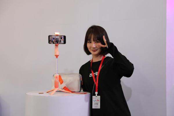 智雲釋出三款新品完善穩定器體驗與玩法,助你穩定記錄精彩 智雲釋出三款新品完善穩定器體驗與玩法,助你穩定記錄精彩