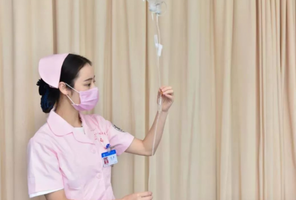 醫學院博士心酸表示,每年醫學生畢業近百萬,結果當醫生的卻不多 醫學院博士心酸表示,每年醫學生畢業近百萬,結果當醫生的卻不多