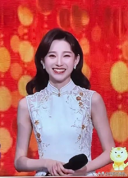 春晚時尚：馬凡舒驚豔登場，趙麗穎俏皮，鄧超被喊話代言海瀾之家