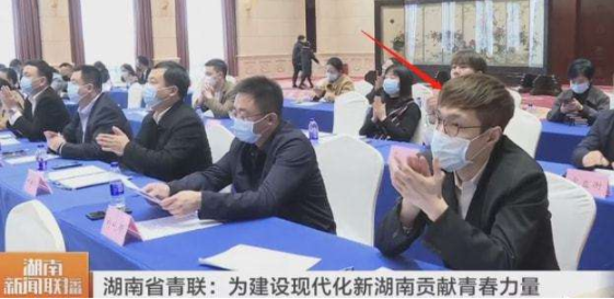 張藝興現身長江商學院面試，“努力人設”立住了，學習從不怕晚