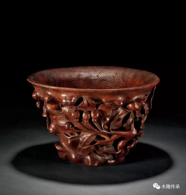 包漿後的竹雕,像極了天外來物 包漿後的竹雕,像極了天外來物