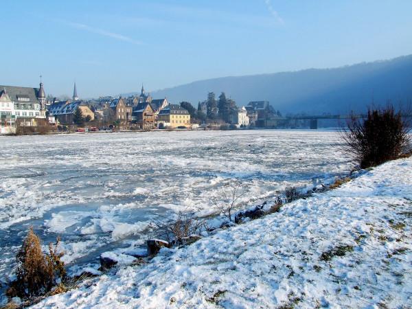 古代生活條件這麼差，面對寒冷的冬季，古人是如何避寒的