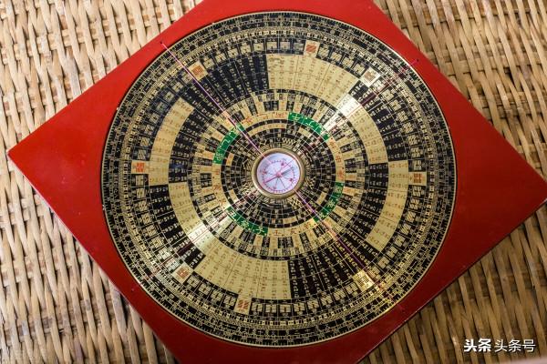 《有多少年輕人對傳統算卦感興趣》 《有多少年輕人對傳統算卦感興趣》