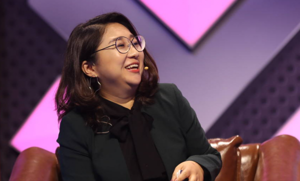 千萬身家總裁流落街頭，撿垃圾還債生活淒涼，妻子：他不值得同情