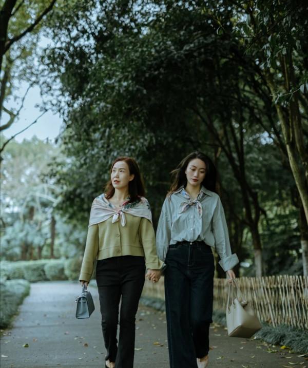 中老年人的“穿搭典範”,自然真實不做作,簡單隨意不失成熟韻味 中老年人的“穿搭典範”,自然真實不做作,簡單隨意不失成熟韻味