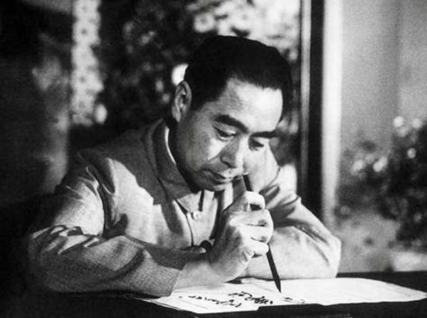 錢學森參加國宴,卻發現自己座位被佔,毛主席:你的名字是我劃的 錢學森參加國宴,卻發現自己座位被佔,毛主席:你的名字是我劃的