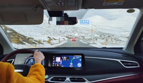 自駕川西 | 無懼暴雪、山路，與風光新580邂逅最美雪山