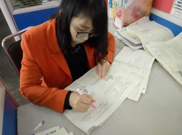 電子閱卷有“貓膩”，答案相似分數卻大有不同，學生需要了解清楚