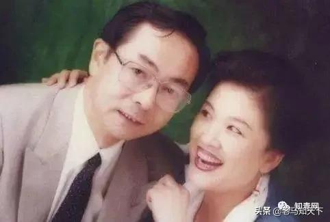 她是國家一級演員，結婚40多年未有孩子，60歲終圓母親夢