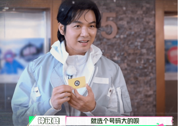 臉腫，嘴歪，笑不出來，整容後的&quot&semi;矽膠臉&quot&semi;把這9位好演員，害慘了