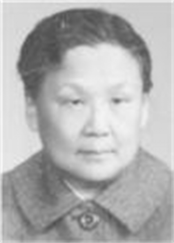 紅13軍政委建國前3個月去世，兩個女兒皆是才女