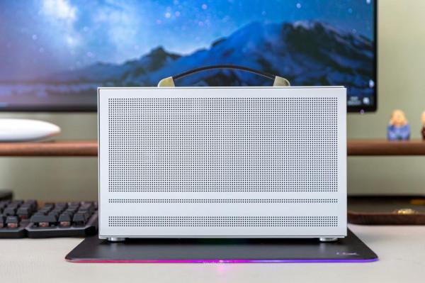 裝臺可以拎著走的ITX&mdash;&mdash;超頻三 蜂鳥1 i100C PRO 白色裝機分享