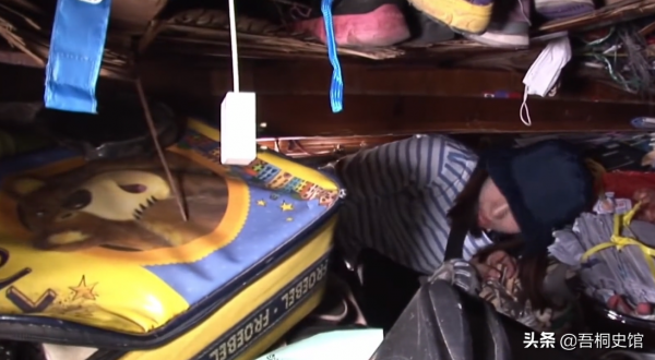 韓國40歲的奇葩兒子，一生啃老迫使75歲父親撿垃圾，一年撿150噸