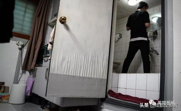 陰冷潮溼、蟑螂亂竄,住在半地下室是許多韓國人的真實日常 陰冷潮溼、蟑螂亂竄,住在半地下室是許多韓國人的真實日常