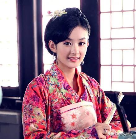 戲點鴛鴦錯點鴛鴦是趙麗穎很早期的作品,在裡面穎寶也是古靈精怪 戲點鴛鴦錯點鴛鴦是趙麗穎很早期的作品,在裡面穎寶也是古靈精怪