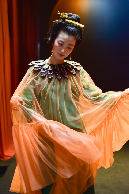 生活在左《九九消寒圖》New Hanfu系列主題釋出會