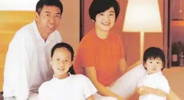 分別39年，農村教師突然得知，親妹是林青霞，相認後不要一分錢