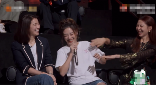 嫂子團助陣《哥哥》,大灣區嫂子畫風搞怪,遭張晉張智霖當場吐槽 嫂子團助陣《哥哥》,大灣區嫂子畫風搞怪,遭張晉張智霖當場吐槽