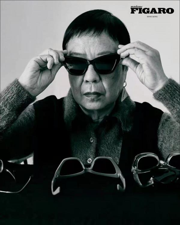 頂級名媛梁洛施顏值絕了！穿露背亮片裙跟名導拍大片，女人味爆棚