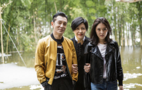 李詠去世三週年妻女發文悼念，法圖麥稱夢到爸爸，哈文安慰太催淚