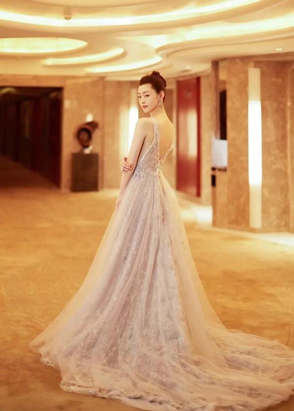 頂級清秀女神宋軼，秀色可餐、溫婉動人