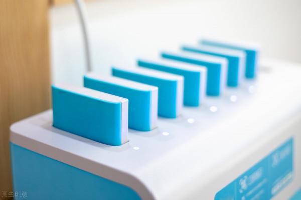 《非你莫屬》那些衣冠楚楚的大佬，有人成監下囚，有人揮淚賣高樓