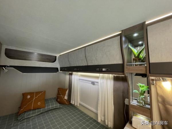顏值效能都一流，還帶兩種佈局，不愁水電，實拍國產羅曼特斯房車