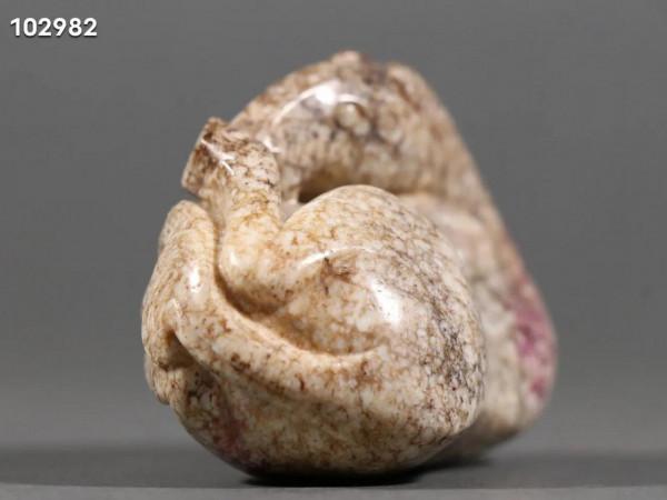 明代 火燒玉馬擺件規格：高5cm 寬8cm 重204g沁色迷人，玉質細膩，