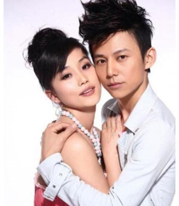 導演劉信達實名舉報主持人何炅,舉報信已郵寄,要求下令開除何炅 導演劉信達實名舉報主持人何炅,舉報信已郵寄,要求下令開除何炅