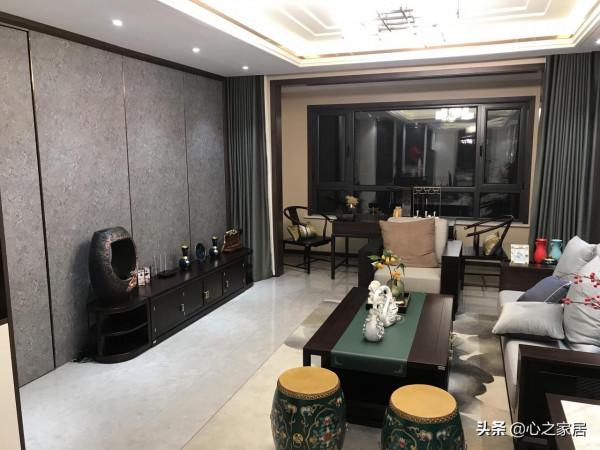 130㎡時尚復古風格的家居裝修,房門都是到頂設計,房子更顯大氣 130㎡時尚復古風格的家居裝修,房門都是到頂設計,房子更顯大氣