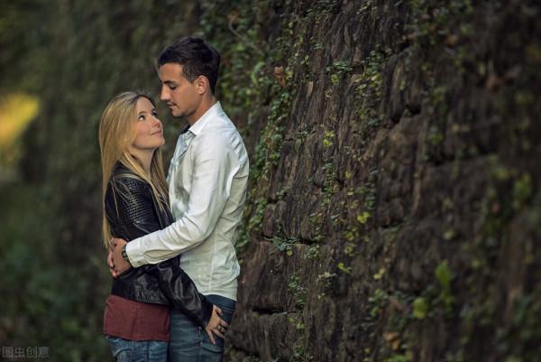 青梅竹馬的愛情，丈夫腦溢血，妻子簽署放棄治療，誰之過？