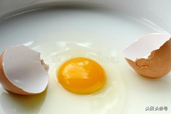 兩個雞蛋,給寶寶做溶豆和蛋黃小餅乾,媽媽也超愛吃 兩個雞蛋,給寶寶做溶豆和蛋黃小餅乾,媽媽也超愛吃