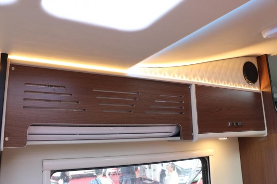 野性十足的外觀，小空間裡四張床，愛旅途睿途A8房車