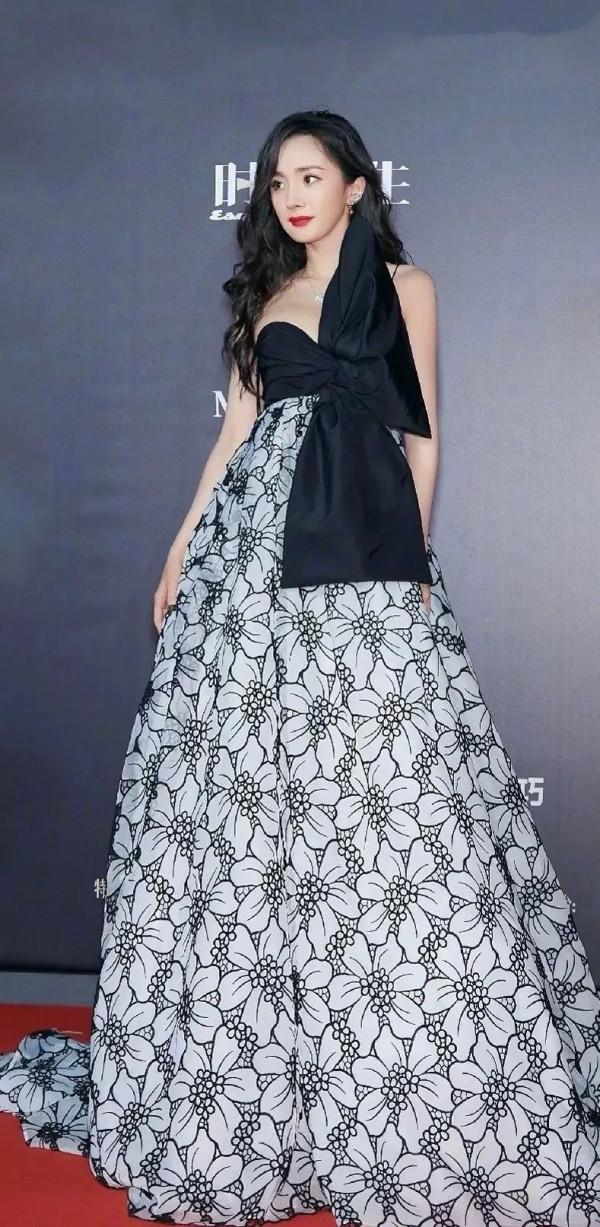 魅力四射“楊冪”,不老容顏“劉亦菲” 魅力四射“楊冪”,不老容顏“劉亦菲”