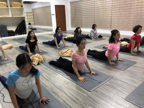 “喜瀛洲手指醫生”增強自信心的兩組動作