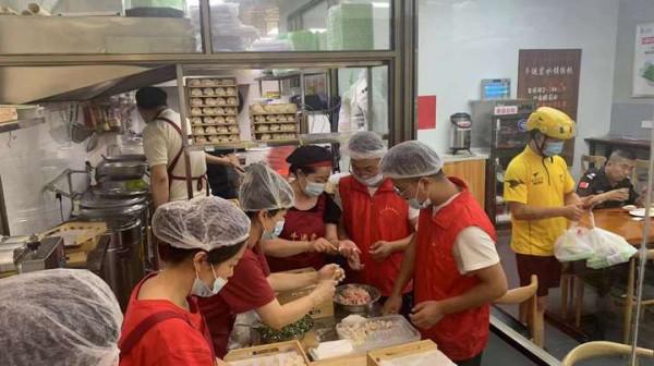 開了十幾年店的餃子店是怎麼有效防止餃子餡中蔬菜出水問題的？