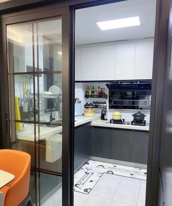 看了她家135㎡的新居，才明白“硬裝越簡單，空間越顯大”