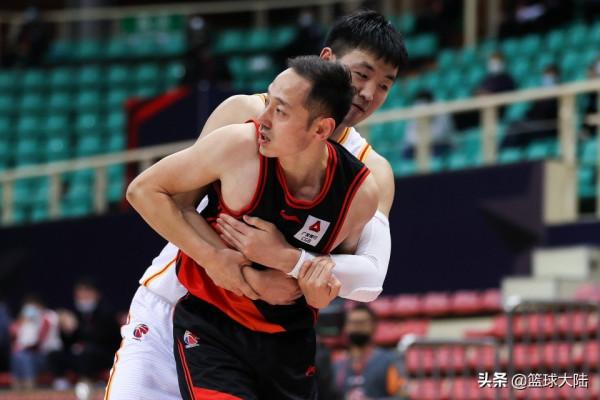 讓人失望！CBA頂薪後衛表現糟糕，還能帶隊衝擊季後賽嗎？