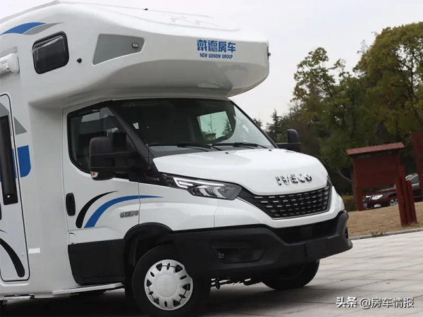 戴德E途房車來了!真正水電高配,一家5口玩不充電也能踏實用7天 戴德E途房車來了!真正水電高配,一家5口玩不充電也能踏實用7天