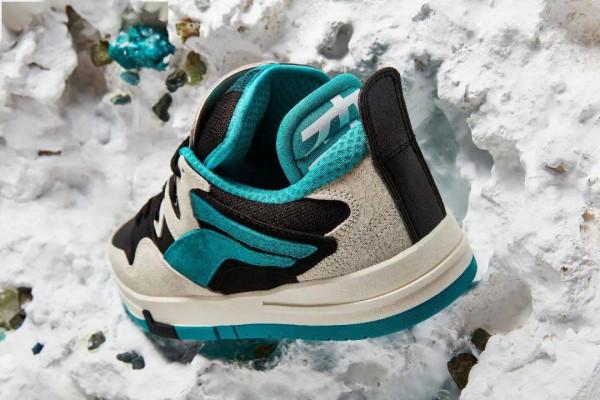 李寧又曝光了一款新板鞋！質感拉滿，還是聯名，比惟吾Pro還要帥