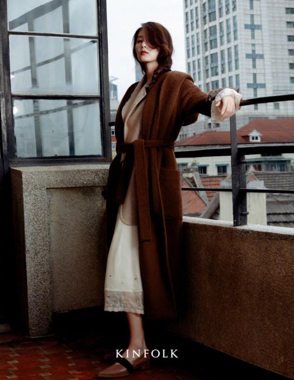 劉詩詩自創穿衣風格太驚喜!穿西裝霸氣颯氣,紅髮捲髮卻美到霸屏 劉詩詩自創穿衣風格太驚喜!穿西裝霸氣颯氣,紅髮捲髮卻美到霸屏