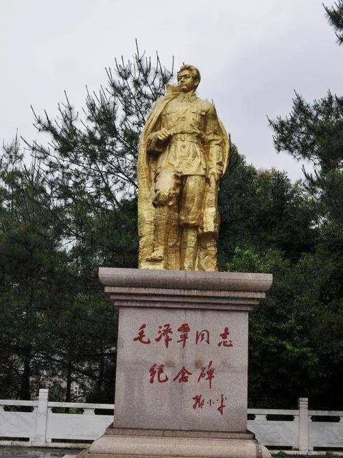 項英保姆，給偉人弟弟守墓75年，去世前囑咐後人：把墓守下去