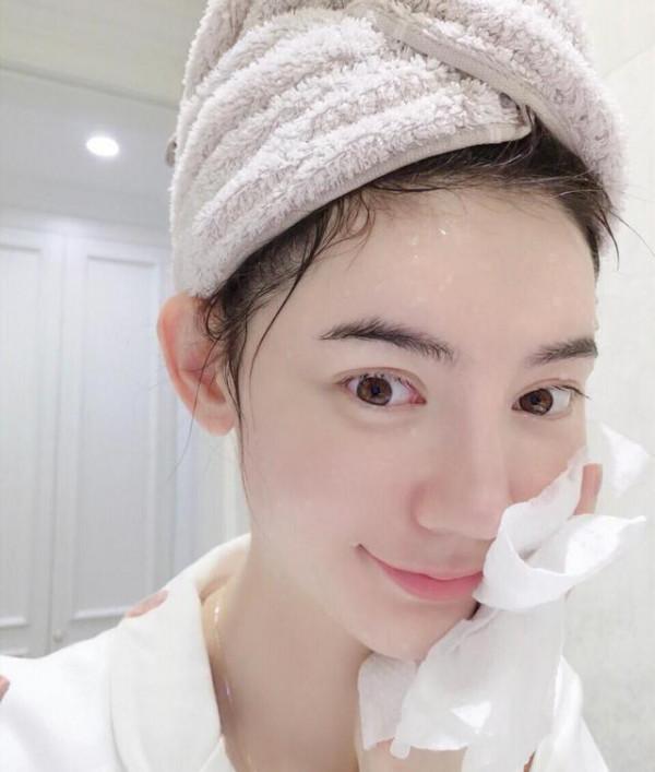 面膜多久敷一次才好?難怪護膚品不吸收,面板還是乾燥起皮 面膜多久敷一次才好?難怪護膚品不吸收,面板還是乾燥起皮