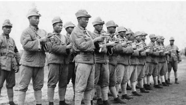 被7倍敵軍包圍，率部下殺出重圍，林彪驚訝問：你是團長？才27歲