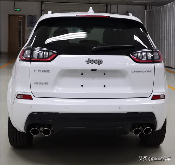 奮力一搏!吉普新款自由光悄然現身目錄,細節稍改效果顯著 奮力一搏!吉普新款自由光悄然現身目錄,細節稍改效果顯著