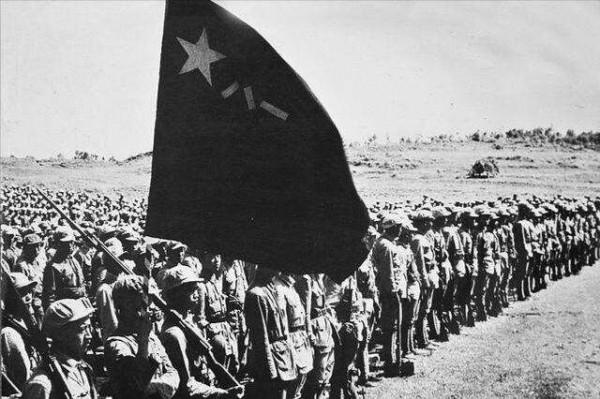 1949年毛主席從一野調走一人，為何彭德懷卻眉頭一皺，暗道不好？