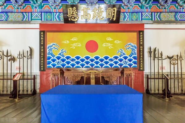 大清奇案:一個女人,周旋在三個男人之間,她的身份果然不簡單 大清奇案:一個女人,周旋在三個男人之間,她的身份果然不簡單