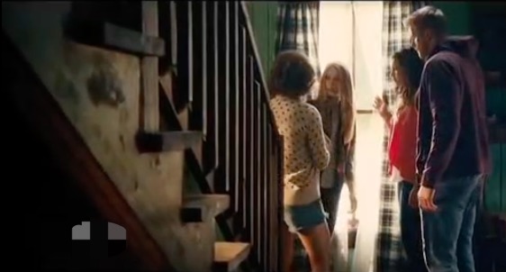 《倖存的女孩》2:穿越恐怖片，偶遇死去的母親是一種怎樣的體驗