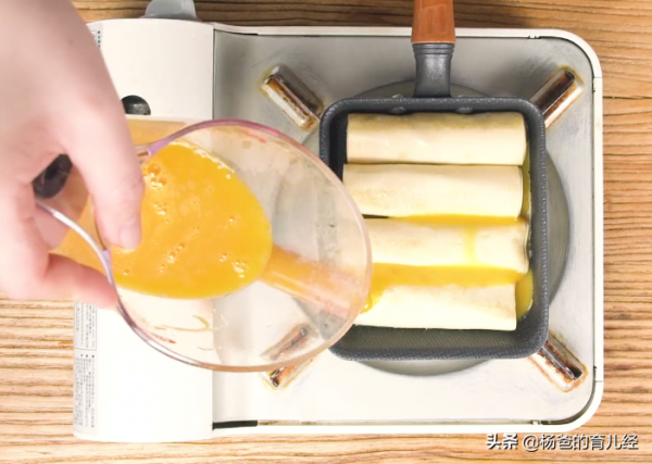 孩子愛吃的豆皮蝦仁蛋卷,烹飪簡單,營養美味,吃一次念念不忘 孩子愛吃的豆皮蝦仁蛋卷,烹飪簡單,營養美味,吃一次念念不忘